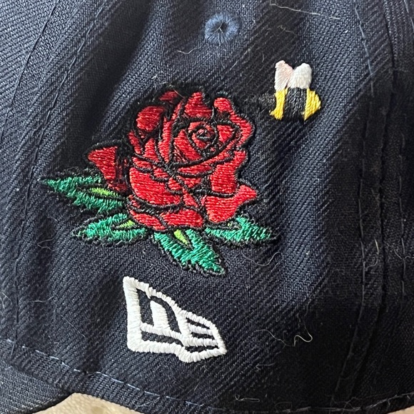 New Era New York Yankees Street Style Flower 59Fifty Fitted Cap Hat Size 7 1/8 - Picture 4 of 14